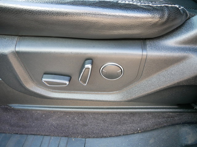 Vehicle image 14 of 35