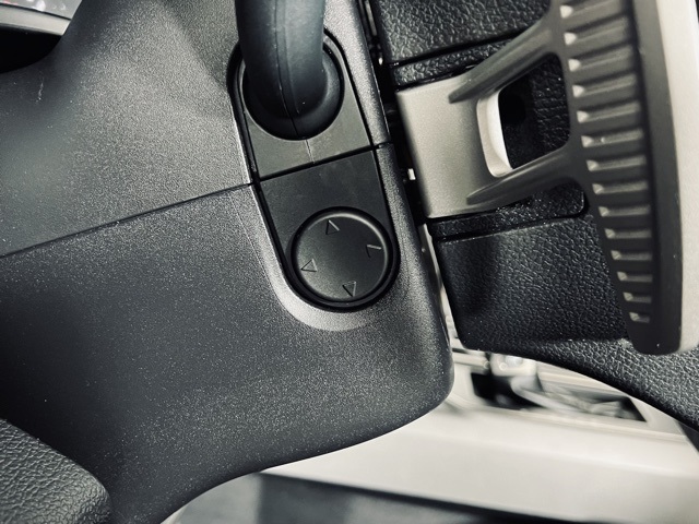 Vehicle image 26 of 40