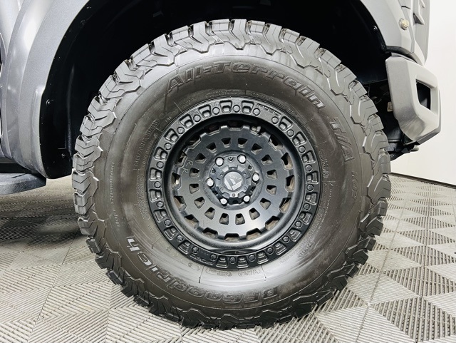 Vehicle image 6 of 40