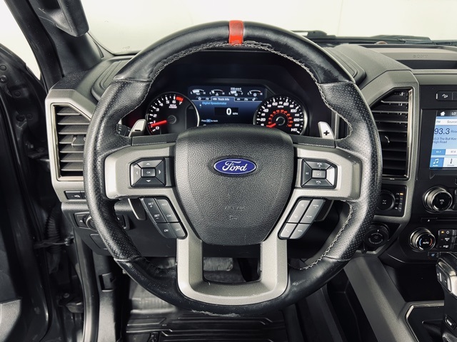 Vehicle image 27 of 40