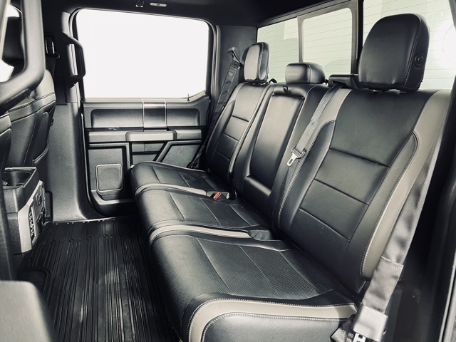 Vehicle image 14 of 40