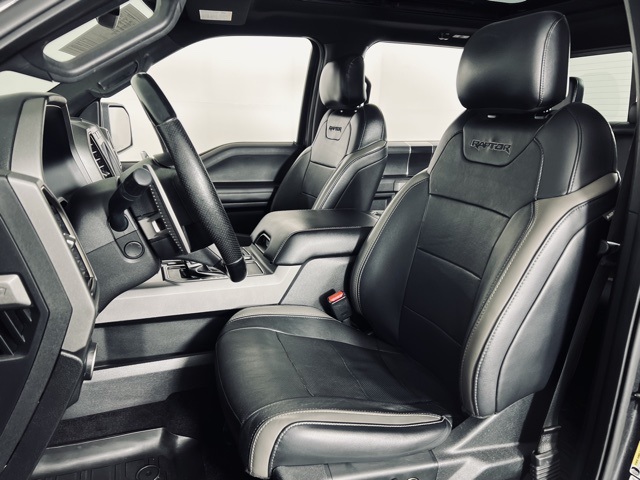 Vehicle image 11 of 40