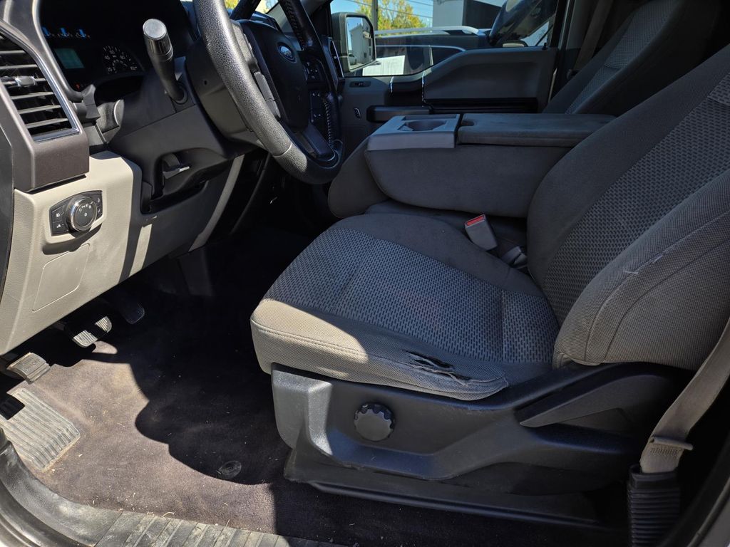 2017 Ford F-150 XLT Image 12 of 25