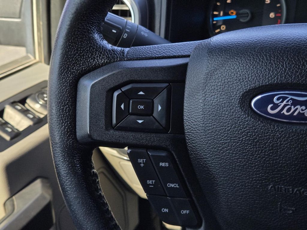 2017 Ford F-150 XLT Image 16 of 25