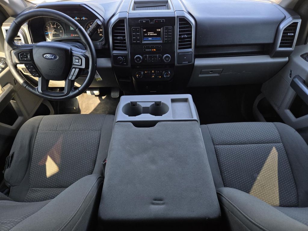 2017 Ford F-150 XLT Image 14 of 25