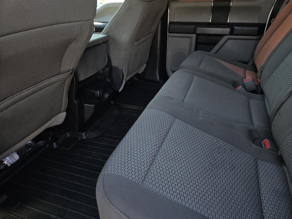 2017 Ford F-150 XLT Image 9 of 25