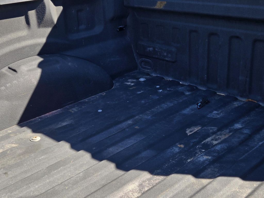 2017 Ford F-150 XLT Image 7 of 25