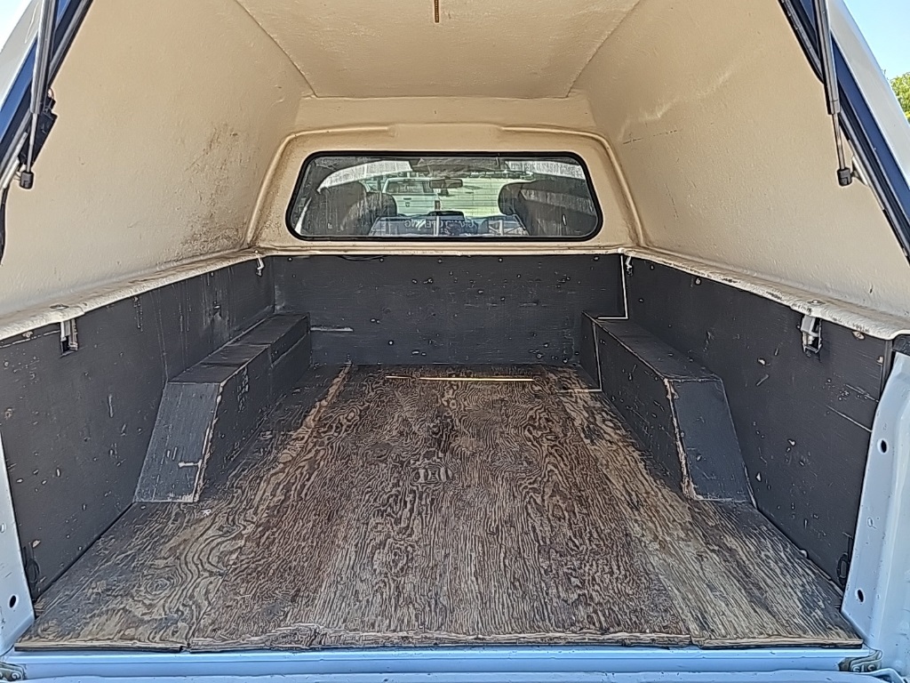 Vehicle image 26 of 37
