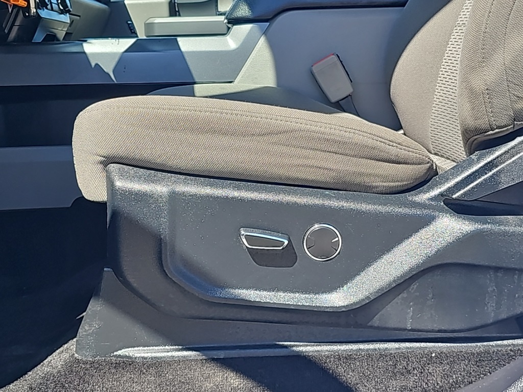 Vehicle image 11 of 37