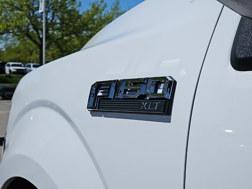 Vehicle image 34 of 37