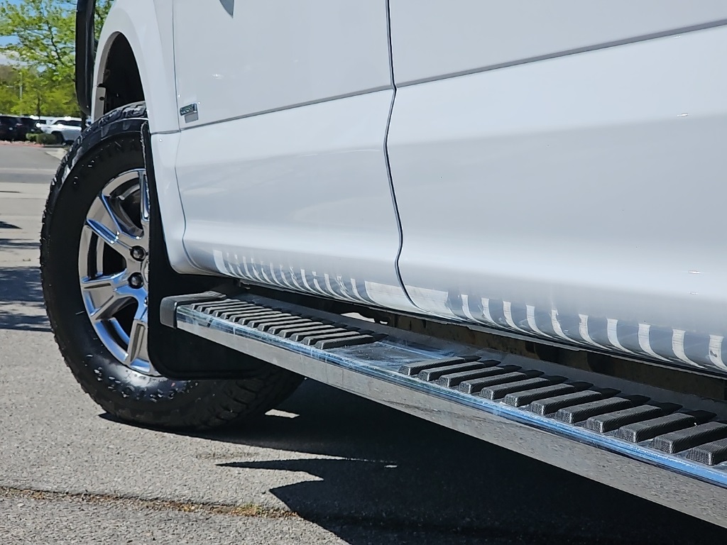 Vehicle image 35 of 37