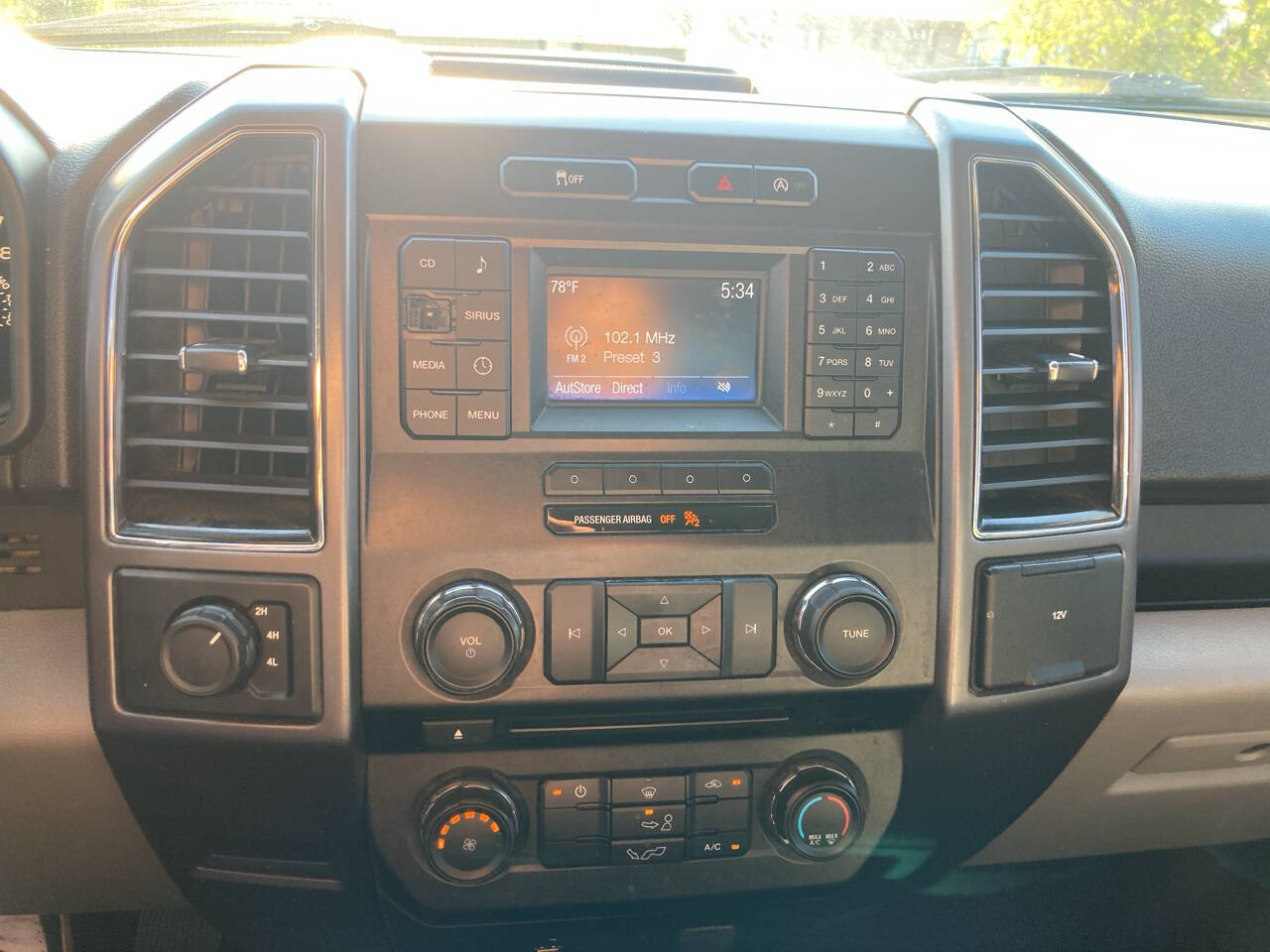 Vehicle image 11 of 12