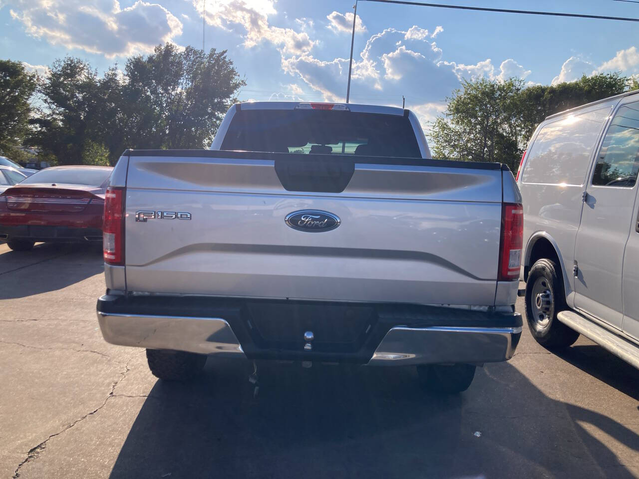 Vehicle image 6 of 12
