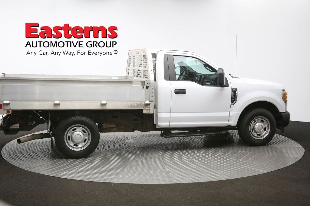 Vehicle image 19 of 60