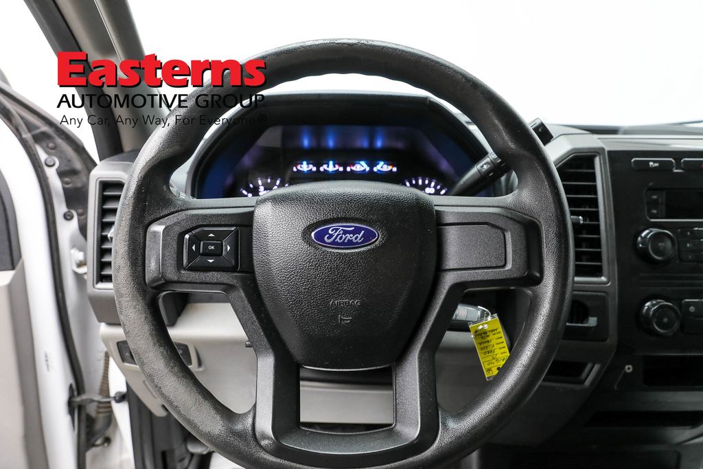 Vehicle image 40 of 60