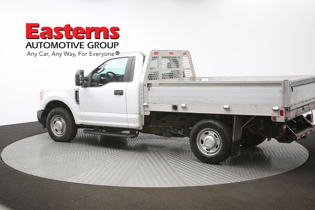 Vehicle image 34 of 60