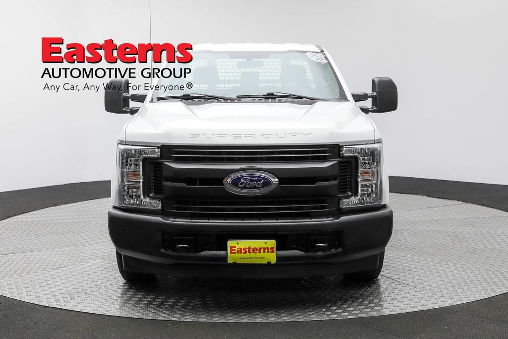 Vehicle image 4 of 60