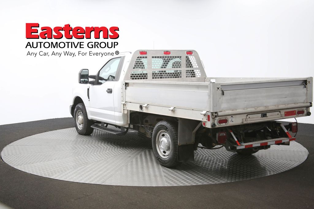 Vehicle image 36 of 60