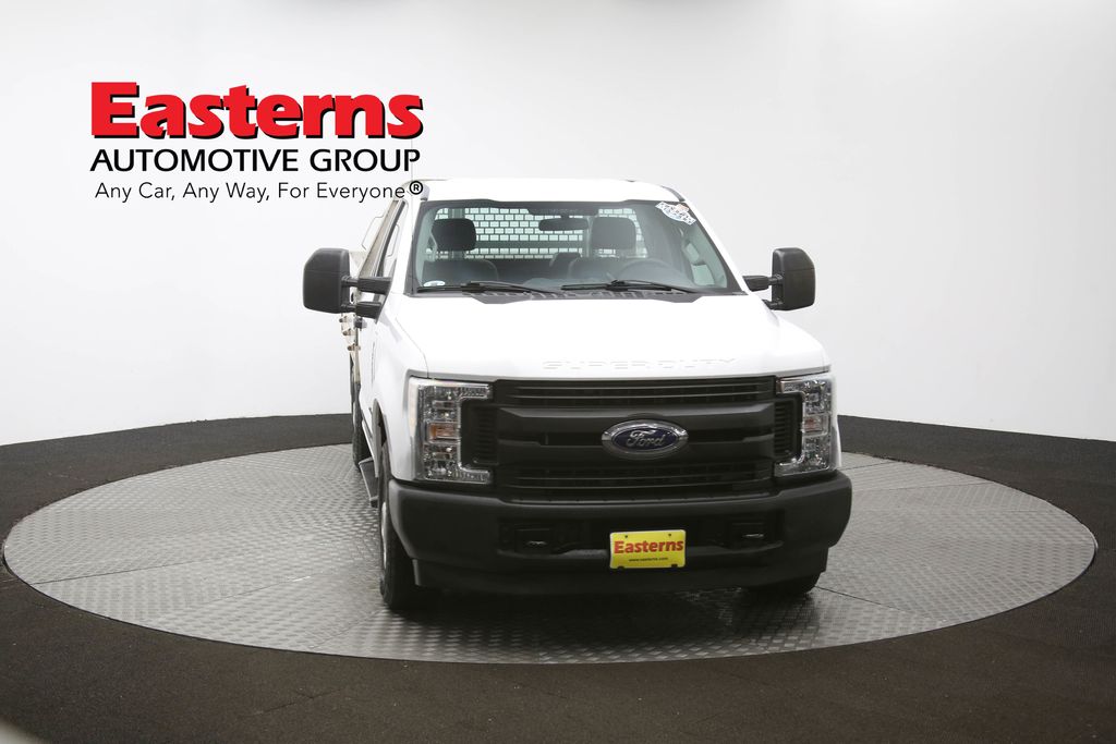Vehicle image 25 of 60
