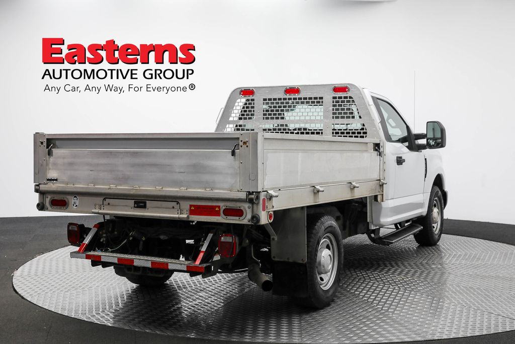 Vehicle image 12 of 60