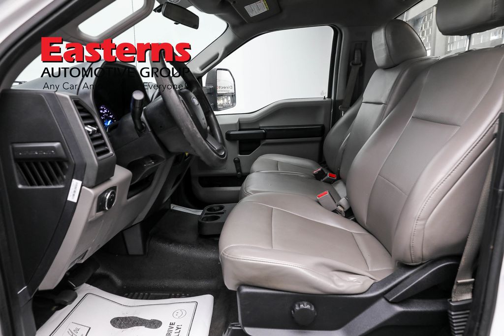 Vehicle image 43 of 60