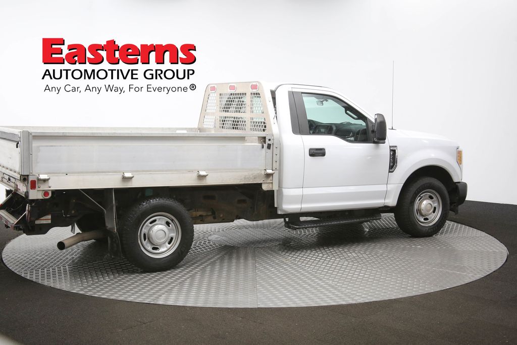 Vehicle image 18 of 60