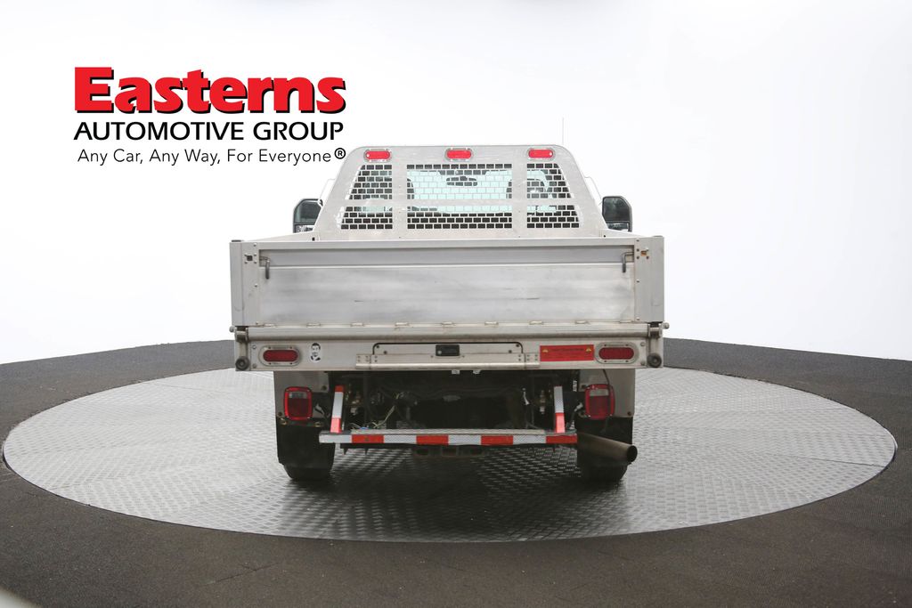 Vehicle image 5 of 60