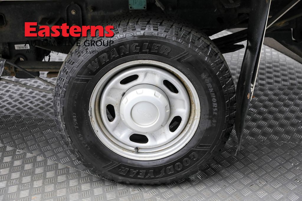 Vehicle image 38 of 60