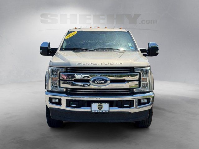 2017 Ford F-350 Lariat Image 2 of 44