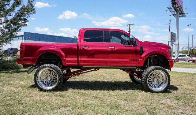 2017 Ford F-250 Platinum Image 3 of 25