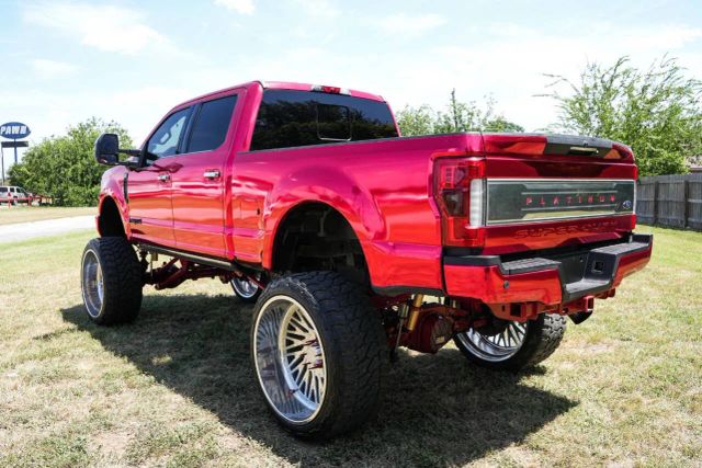 2017 Ford F-250 Platinum Image 8 of 25