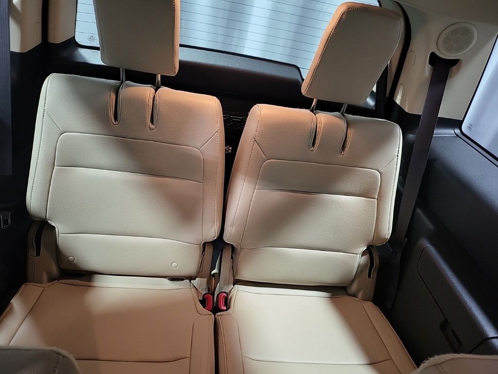 2017 Ford Flex Limited Image 14 of 38