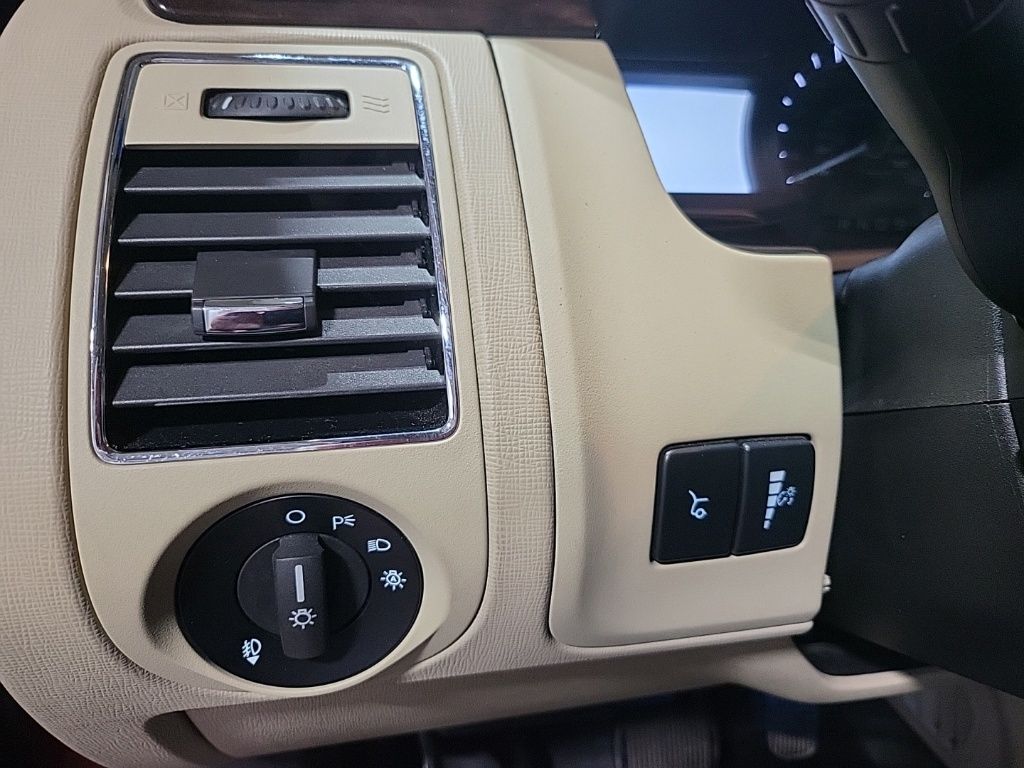 2017 Ford Flex Limited Image 25 of 38