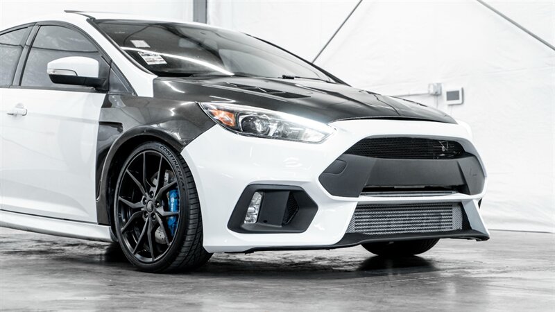 Vehicle image 10 of 33