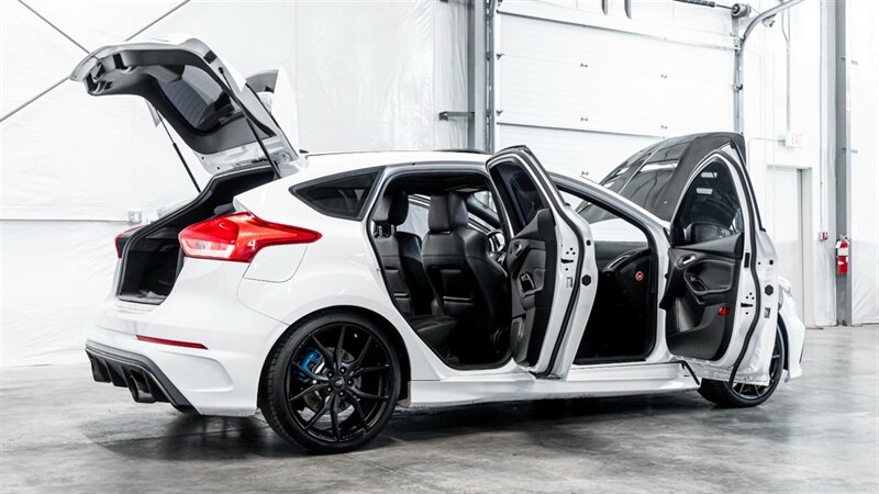 Vehicle image 17 of 33
