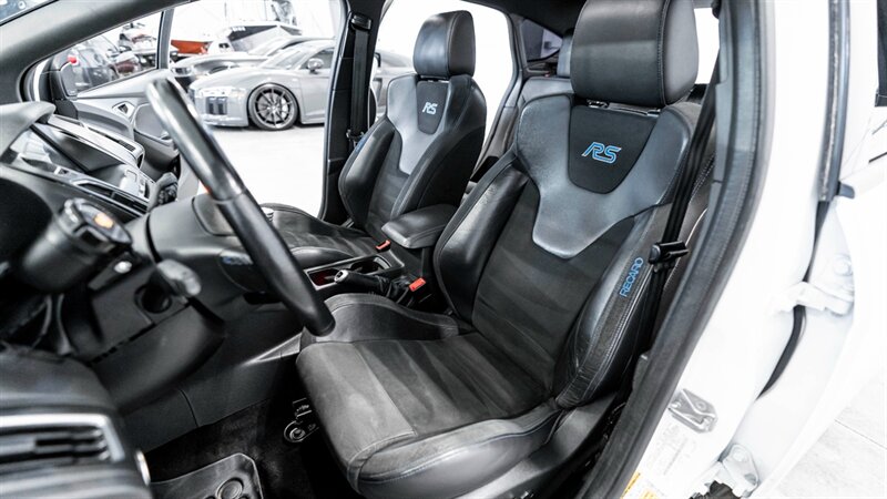 Vehicle image 20 of 33