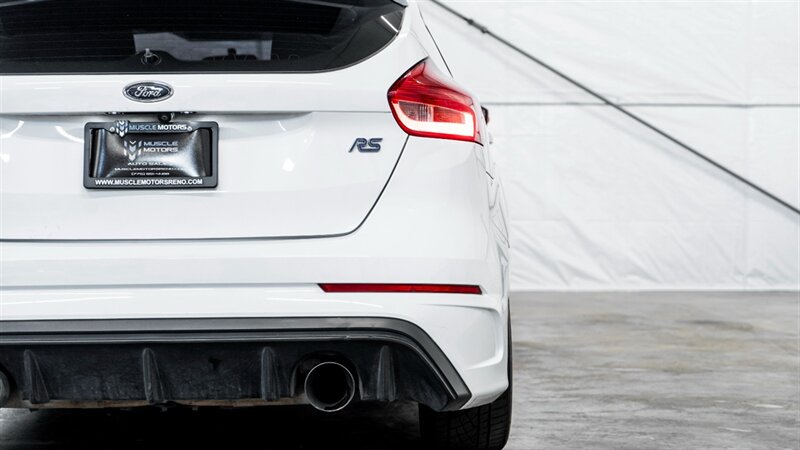 Vehicle image 11 of 33