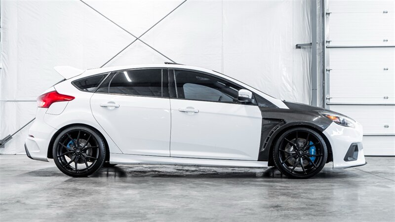 Vehicle image 6 of 33