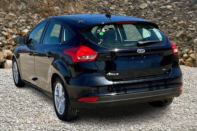Vehicle image 5 of 32