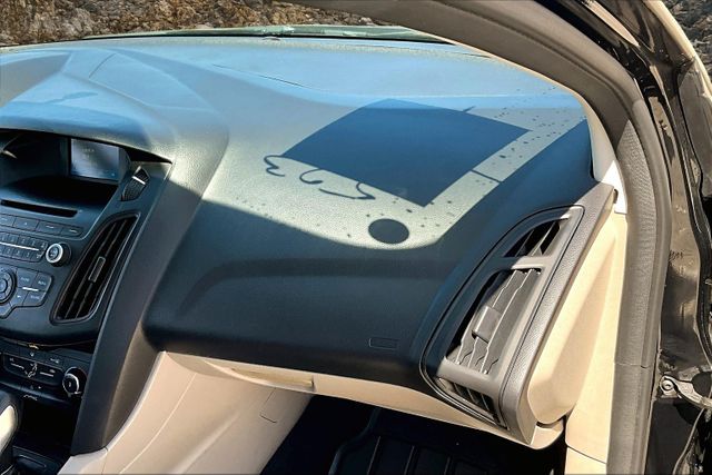 Vehicle image 16 of 32