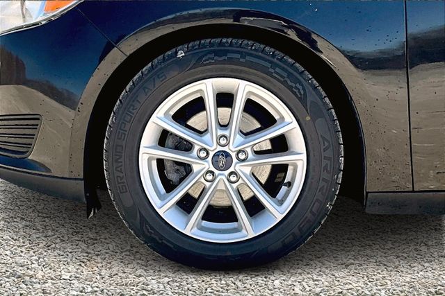 Vehicle image 11 of 32