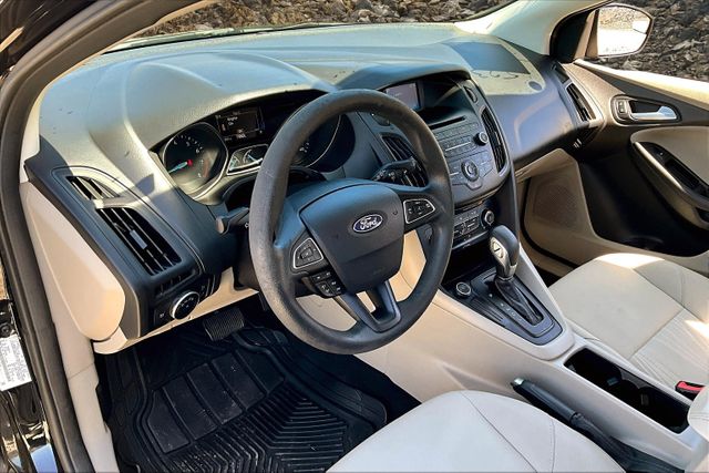 Vehicle image 13 of 32