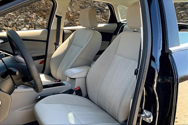 Vehicle image 23 of 32