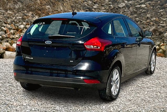 Vehicle image 4 of 32