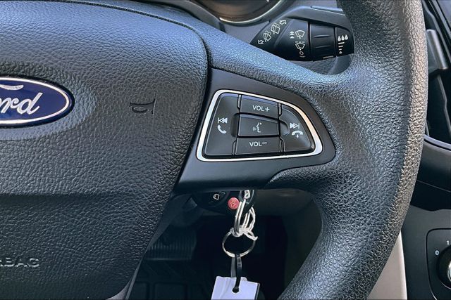Vehicle image 18 of 32