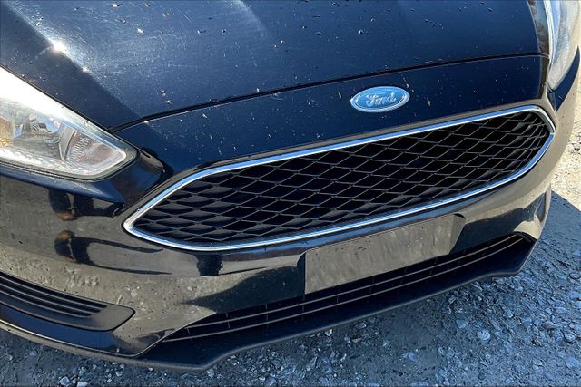 Vehicle image 26 of 32