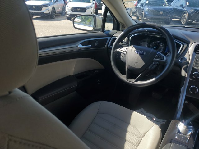 2017 Ford Fusion Hybrid S Image 20 of 31