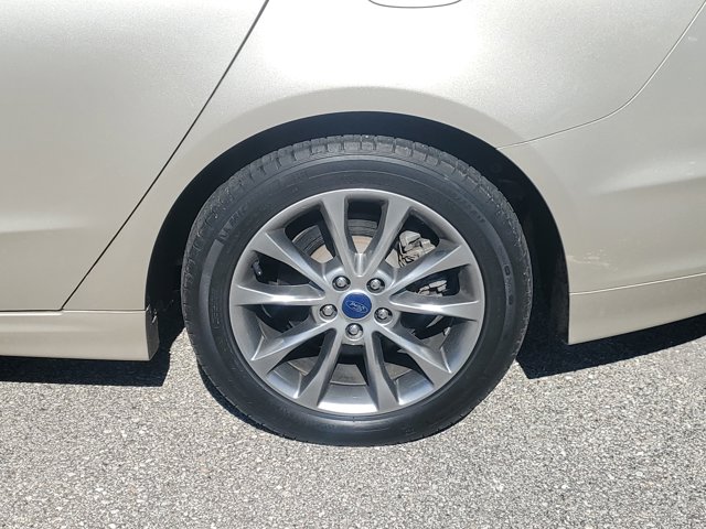 2017 Ford Fusion Hybrid S Image 10 of 31