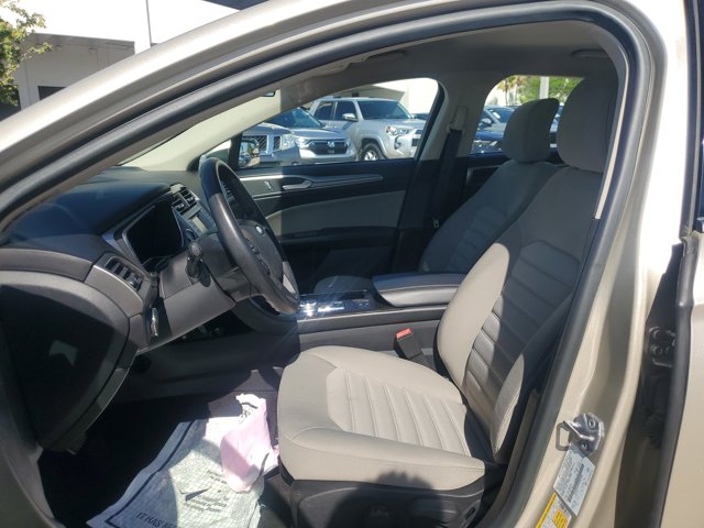 2017 Ford Fusion Hybrid S Image 16 of 31