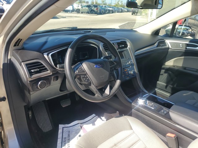 2017 Ford Fusion Hybrid S Image 17 of 31